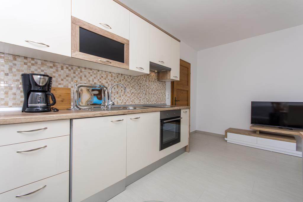 Apartments Bisera Trogir Eksteriør bilde