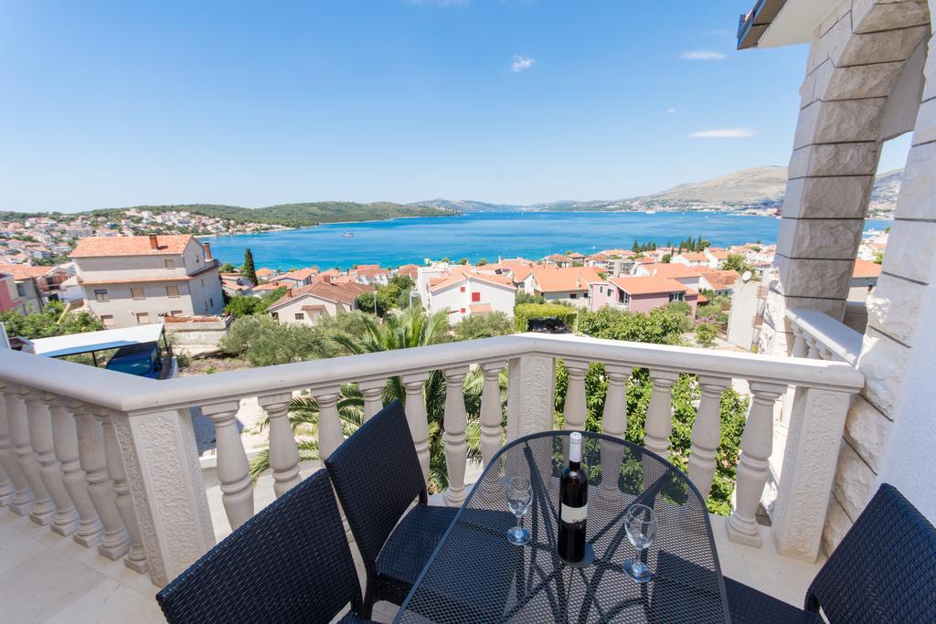 Apartments Bisera Trogir Eksteriør bilde